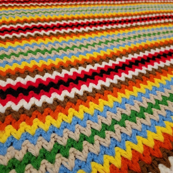 Vintage rainbow crochet blanket - Picture 4 of 5
